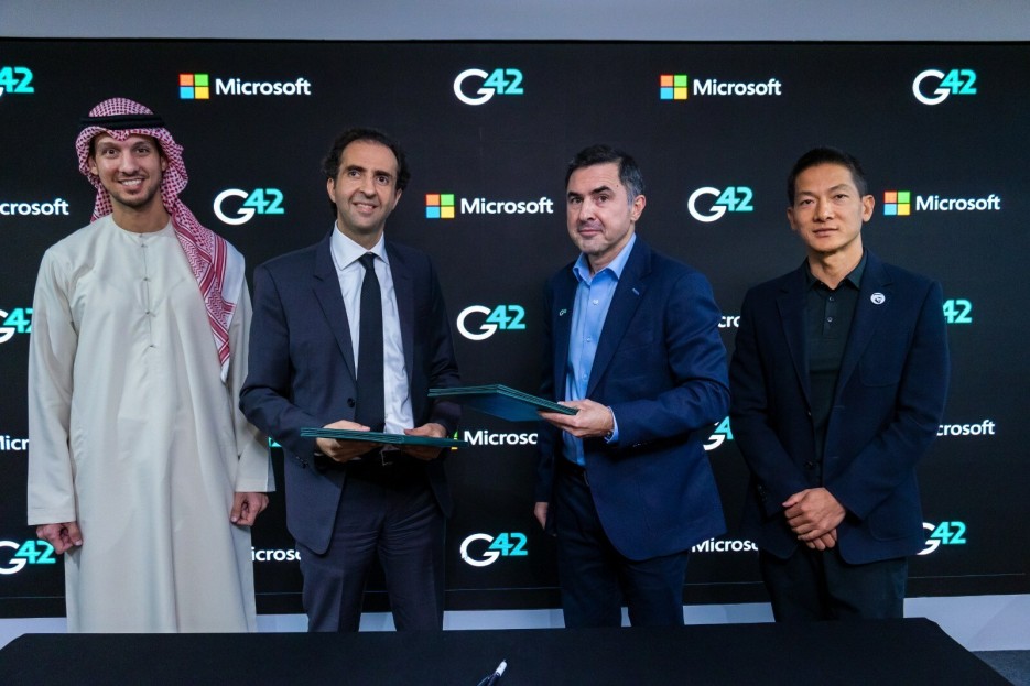 G42 teams up with Microsoft